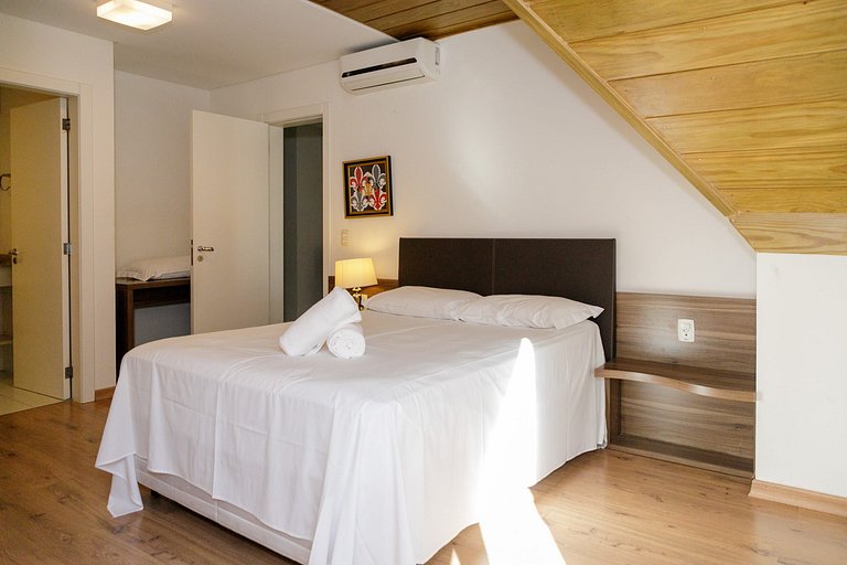 Apartamento no Centro de Gramado com Lareira