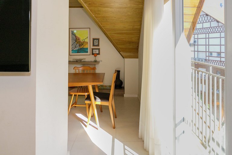 Apartamento no Centro de Gramado com Lareira