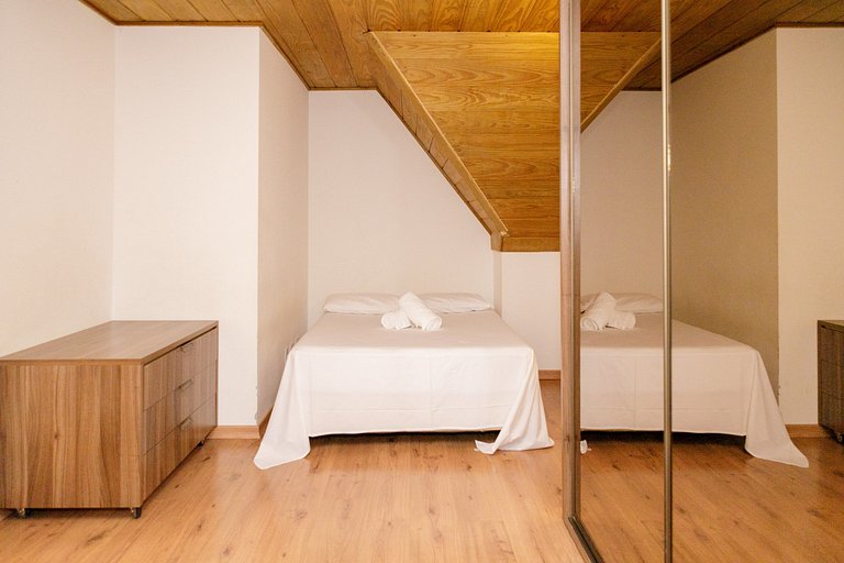 Apartamento no Centro de Gramado com Lareira