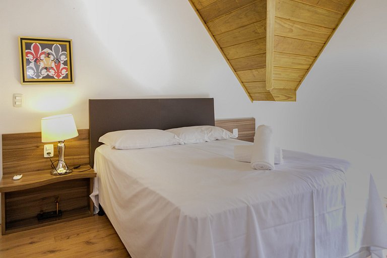 Apartamento no Centro de Gramado com Lareira