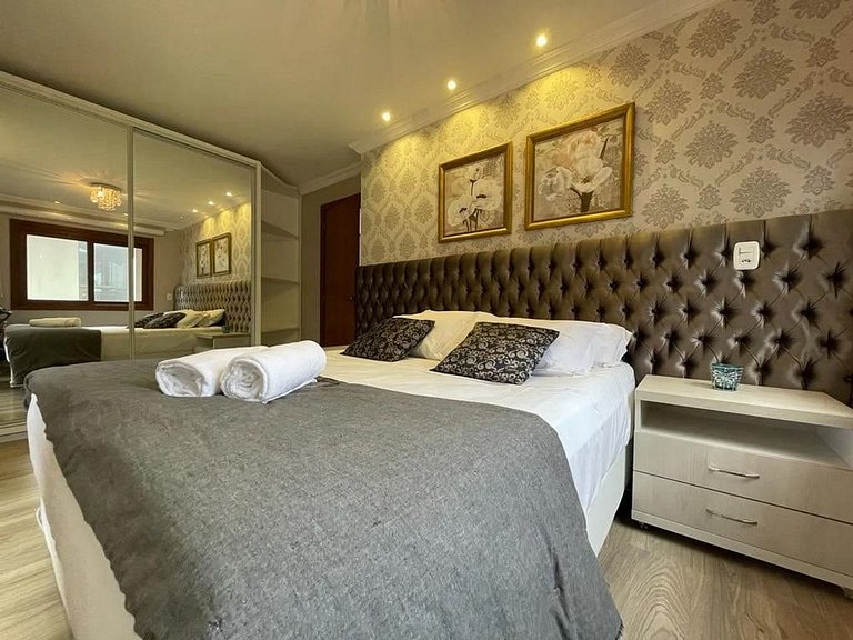 Sophisticated Apartment in a Great Location