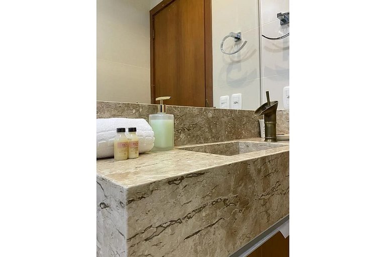 Sophisticated Apartment in a Great Location