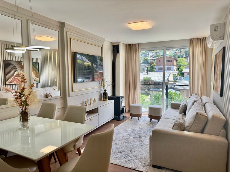 Sofisticado Apartamento com Sacada em Gramado