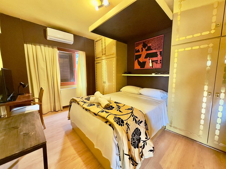 Apartamento retrô dentro da Rua Coberta