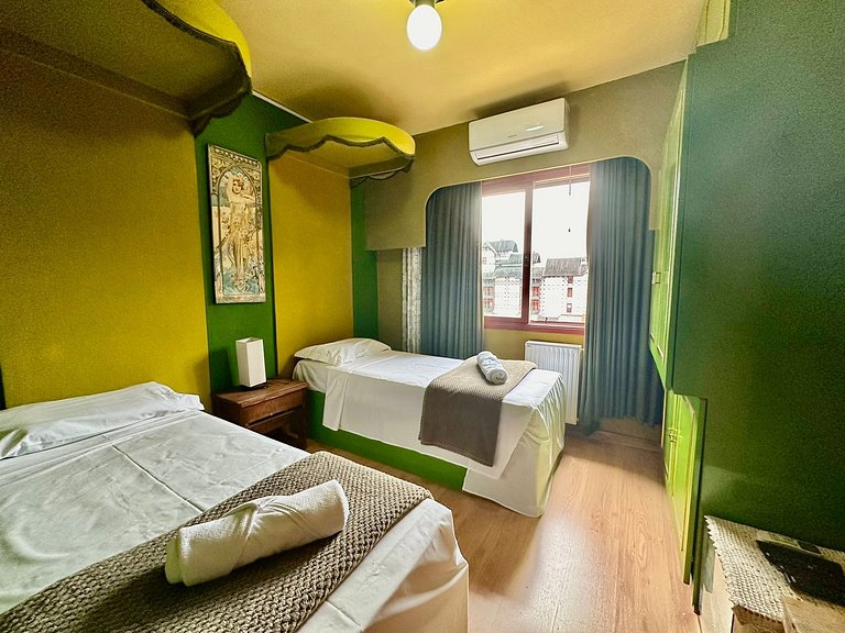 Apartamento retrô dentro da Rua Coberta