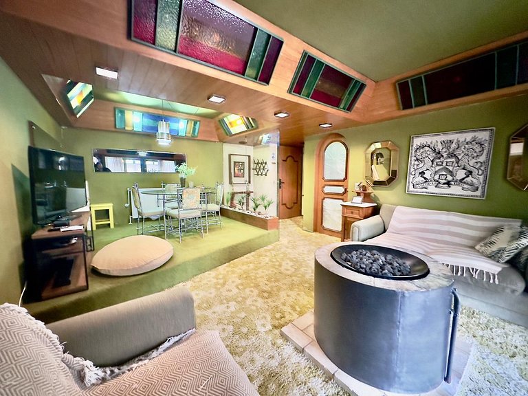 Apartamento retrô dentro da Rua Coberta