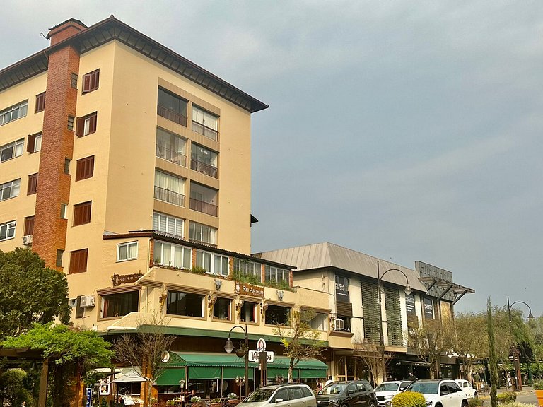 Apartamento retrô dentro da Rua Coberta