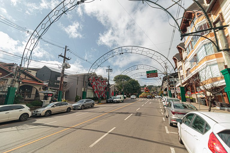 A 150m da Rua Coberta com Lareira e Churrasqueira