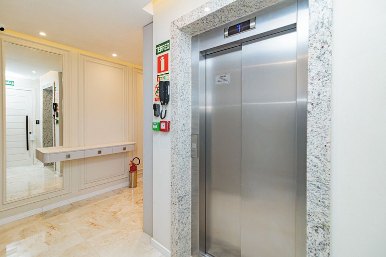 Ap 1 Dormitório com garagem ampla e churrasqueira