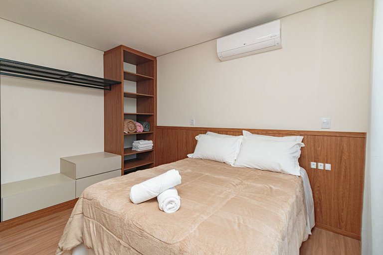 Ap 1 Dormitório com garagem ampla e churrasqueira