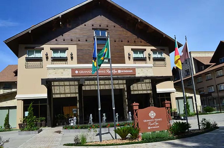Gramado Thermas Resort: Último Andar c/ Piscinas